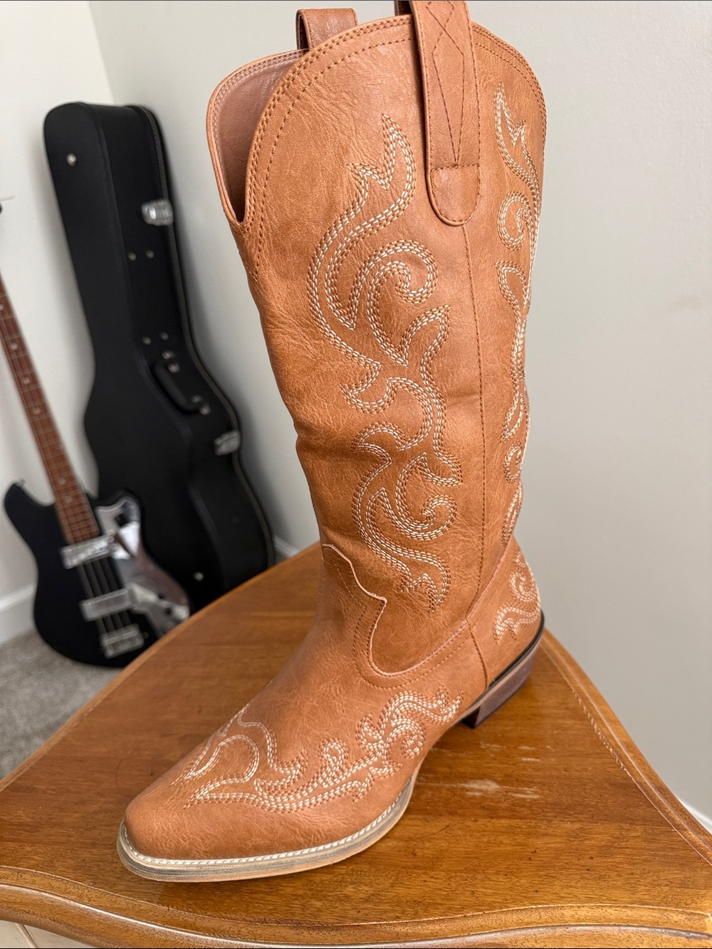 Women's Cognac Embroidered Leather Western Boots - Picture 5 of 7